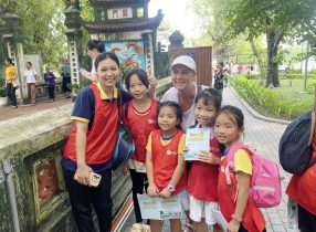 HỌC TIẾNG ANH GIỮA CUỘC SỐNG